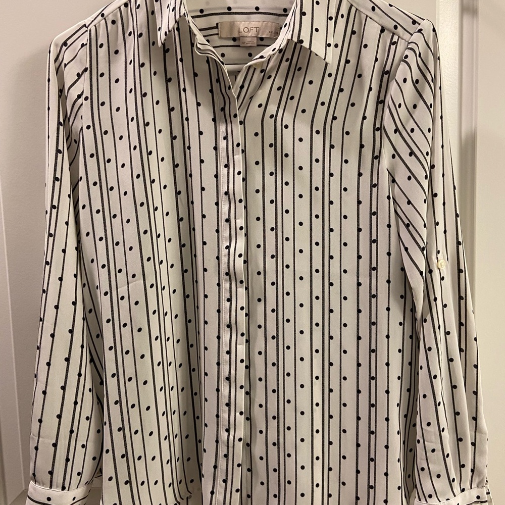LOFT Men's White and Black Striped Shirt